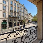 Place Du Palais Daire Bordeaux