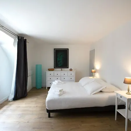 Апартаменты Place Du Palais Бордо